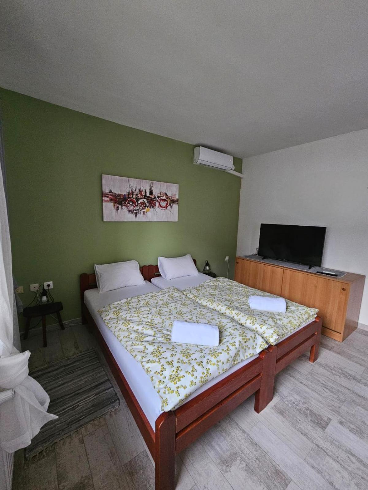 Studio Apartman Dora Ilok Ngoại thất bức ảnh